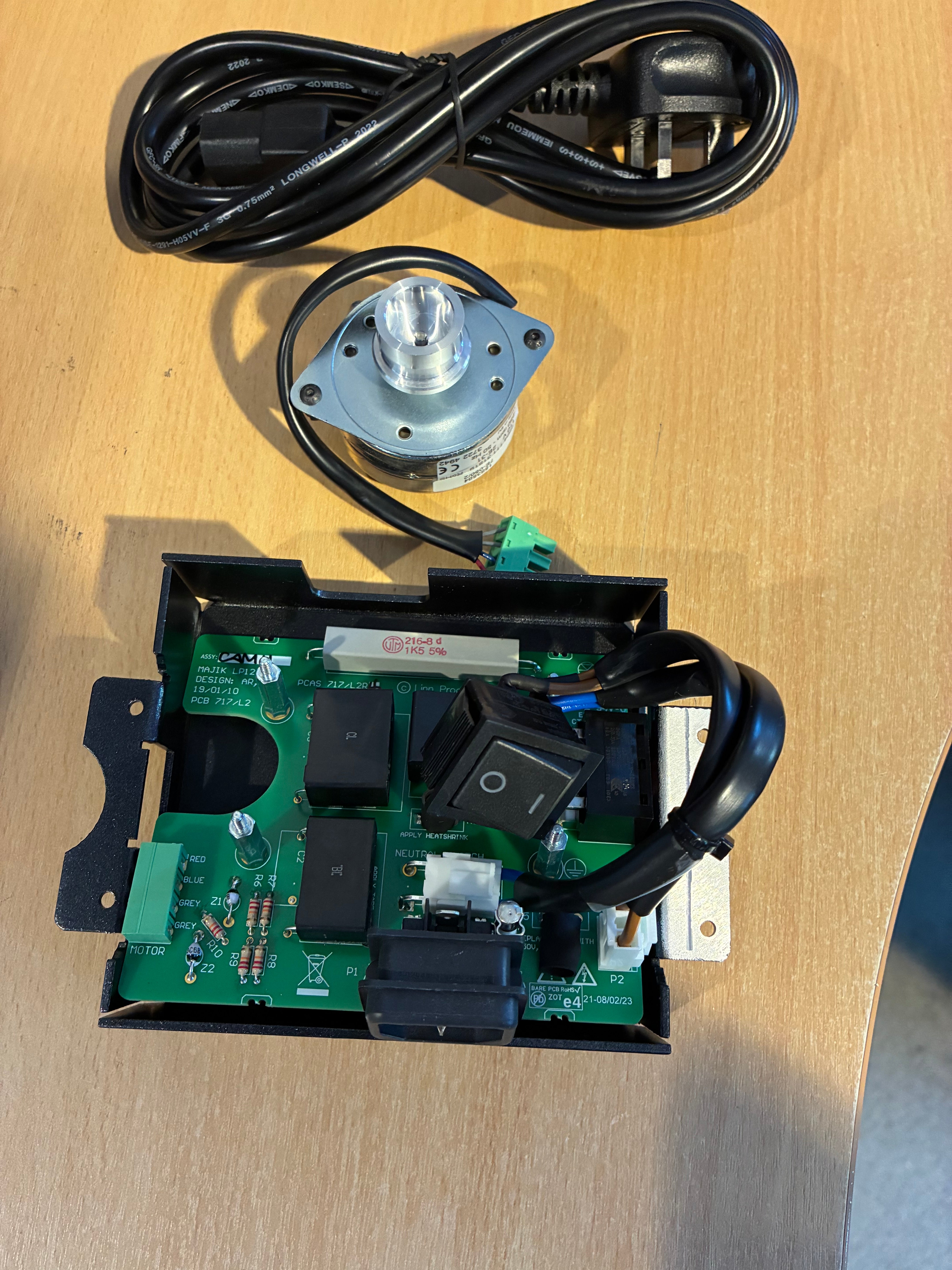 Linn LP12 replacement motor and Majik power supply (New)