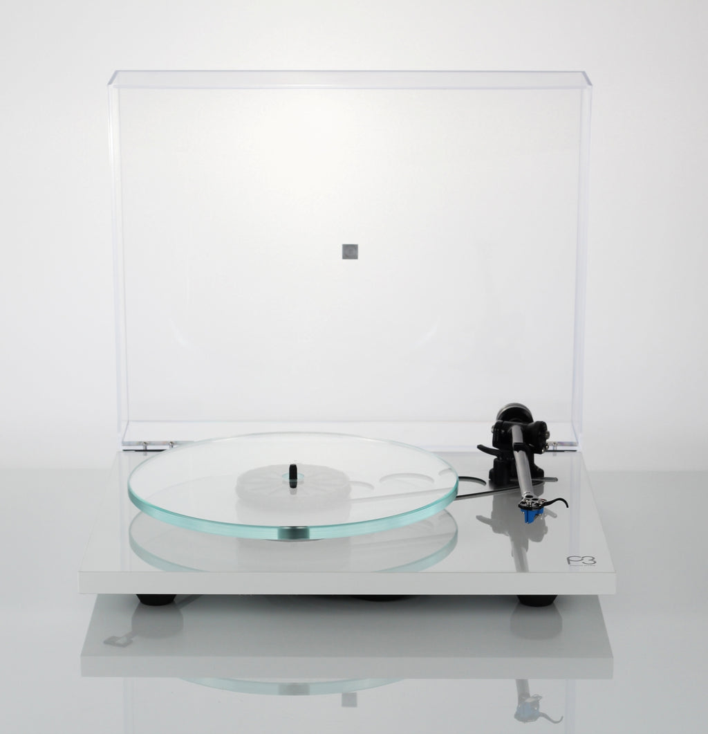 Rega Planar 3 with Elys 2 fitted