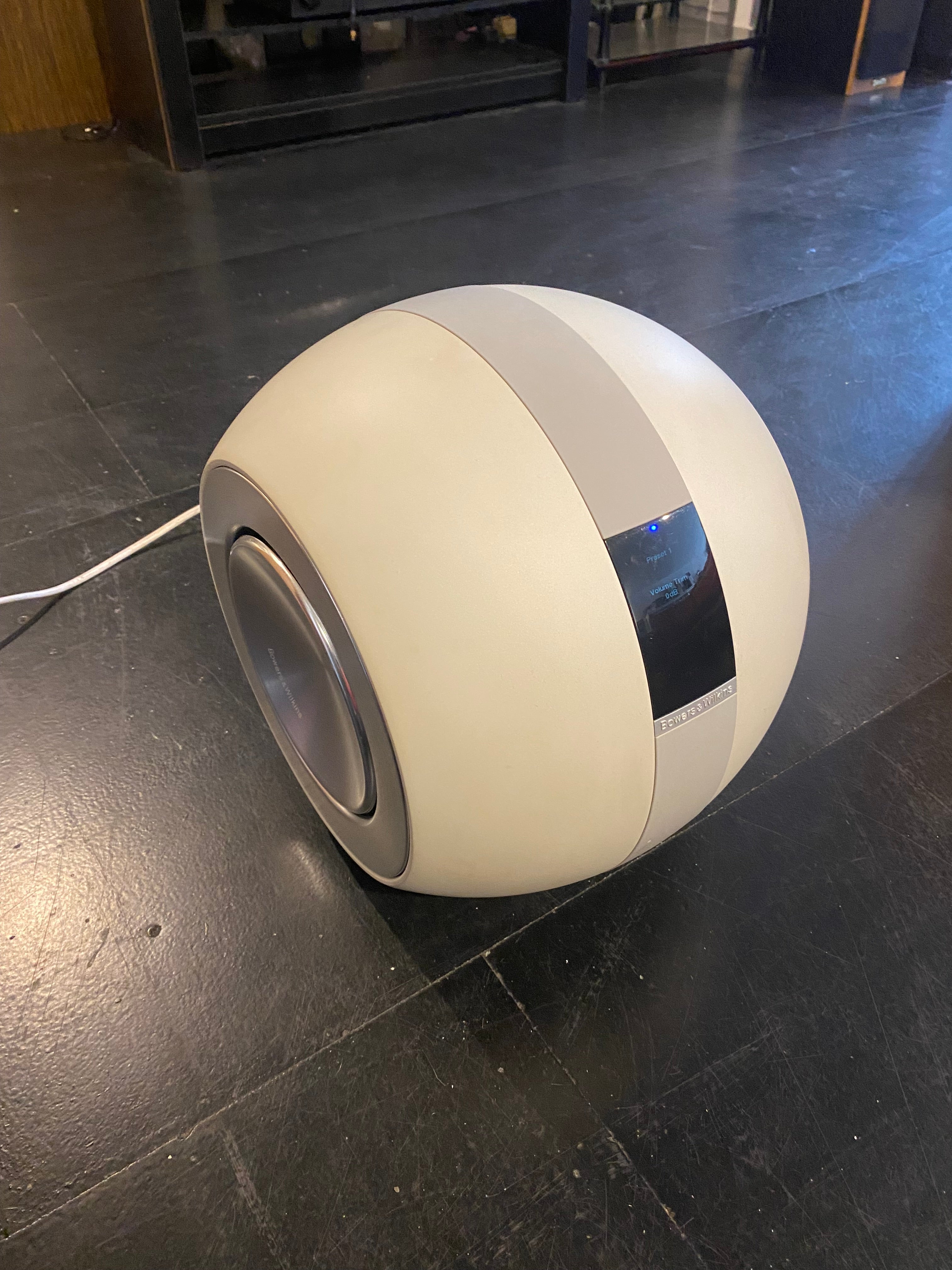 Pre Loved B&W PV1D subwoofer