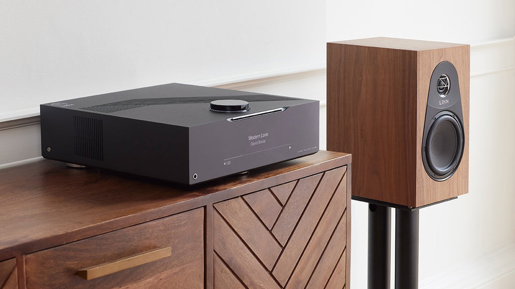 Linn Majik System One, Streamer amplifier loudspeakers and turntable option.