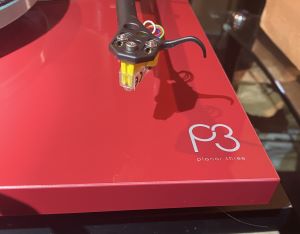 Rega planar 3 red