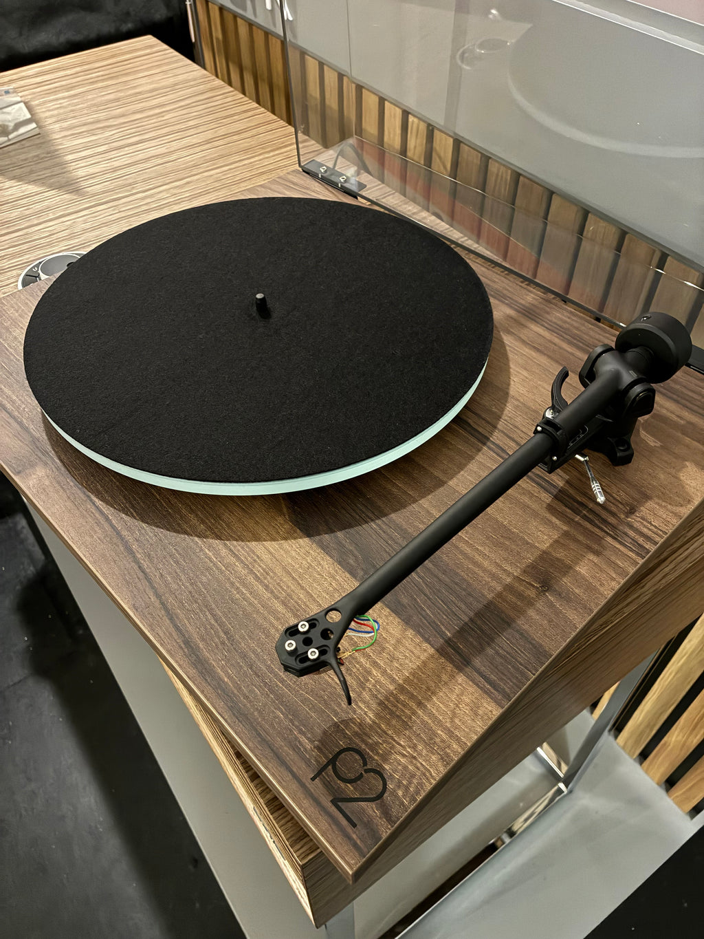 Pre Loved beautiful Rega Planar 2 in Walnut with Nd3 cartridge